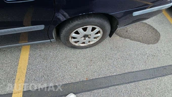 2001 Volvo V70 2.4 w/Moonroof – miniatura 37