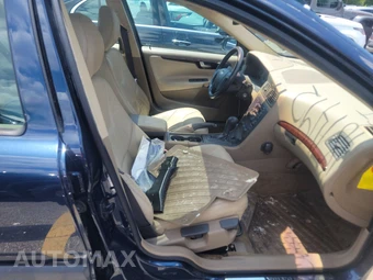 2001 Volvo V70 2.4 w/Moonroof – miniatura 8