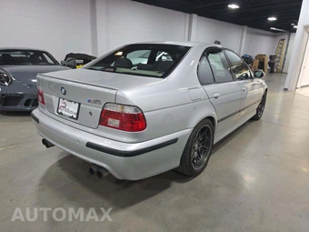 2002 BMW M5 Sedan - miniatura 3