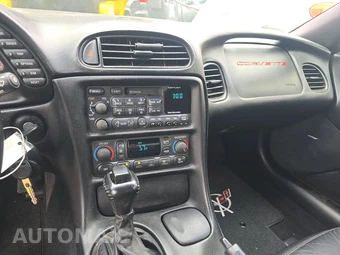 2002 Chevrolet Corvette Convertible – miniatura 11