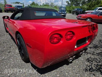 2002 Chevrolet Corvette Convertible – miniatura 2