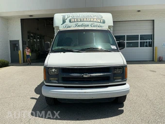 2002 Chevrolet Express 3500 - miniatura 2