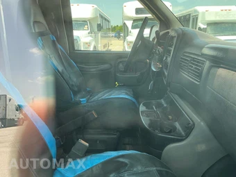 2002 Chevrolet Express 3500 - miniatura 8