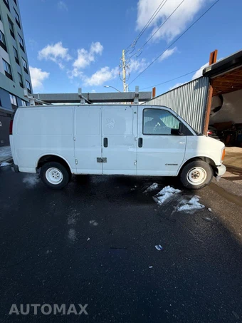 2002 Chevrolet Express G2500 Cargo Van 135.0" WB - miniatura 5