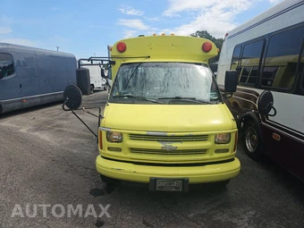 2002 Chevrolet Express G3500 Cutaway 1SA 9500 GVWR - miniatura 2