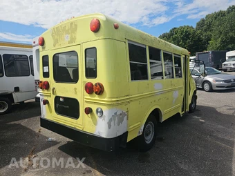 2002 Chevrolet Express G3500 Cutaway 1SA 9500 GVWR - miniatura 4