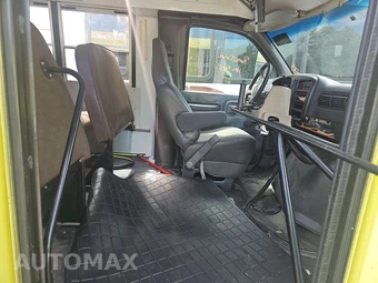 2002 Chevrolet Express G3500 Cutaway 1SA 9500 GVWR - miniatura 8
