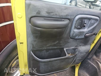 2002 Chevrolet Express G3500 Cutaway 1SA 9500 GVWR - miniatura 9
