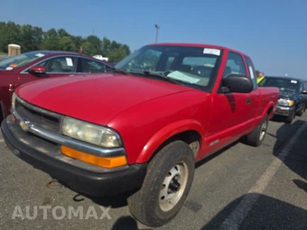 2002 Chevrolet S-10 Base Extended Cab Medium Bed 1SB w/Rear LH Door