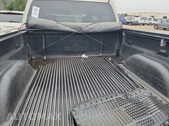 2002 Chevrolet Silverado 2500 LT - miniatura 16