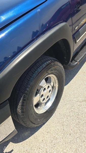 2002 Chevrolet Tahoe LS – miniatura 24