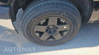 2002 Chevrolet Tahoe LT - miniatura 21