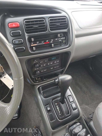 2002 Chevrolet Tracker Base - miniatura 10