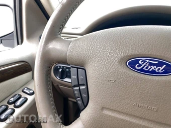2002 Ford Explorer Eddie Bauer - miniatura 41