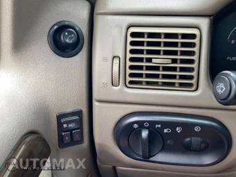 2002 Ford Explorer Eddie Bauer - miniatura 44