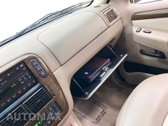 2002 Ford Explorer Eddie Bauer - miniatura 48