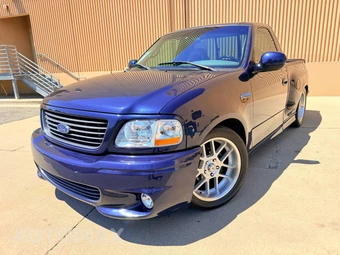 2002 Ford F-150 SVT Lightning Regular Cab Medium Bed - miniatura 1
