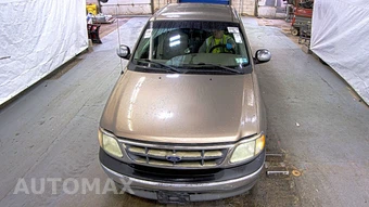 2002 Ford F-150 XL Extended Cab Medium Bed w/Rear Doors – miniatura 2