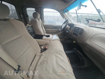 2002 Ford F-150 XL Extended Cab Medium Bed w/Rear Doors – miniatura 8