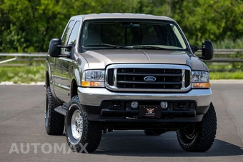 2002 Ford F-250 Crew Cab - miniatura 2