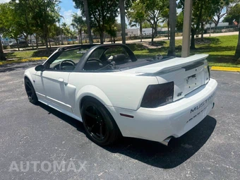 2002 Ford Mustang - miniatura 10
