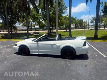 2002 Ford Mustang - miniatura 9