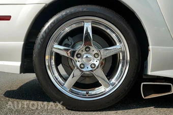 2002 Ford Mustang GT Deluxe Convertible - miniatura 30