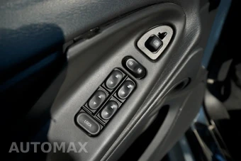 2002 Ford Mustang GT Deluxe Convertible - miniatura 35