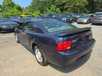 2002 Ford Mustang Premium Coupe – miniatura 2