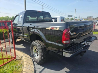 2002 Ford Super Duty F-350 Lariat Extended Cab Long Bed w/Rear Doors - miniatura 2