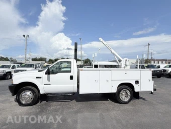 2002 Ford Super Duty F-450 Cab Chassis XL Regular Cab DRW - miniatura 8