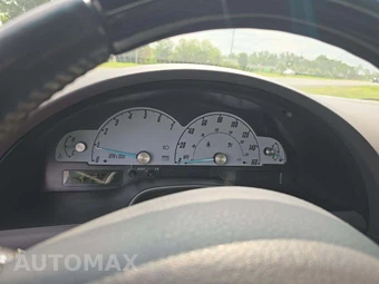 2002 Ford Thunderbird Premium – miniatura 9