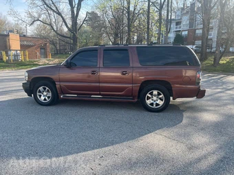 2002 GMC Yukon Denali XL 1SF - miniatura 2