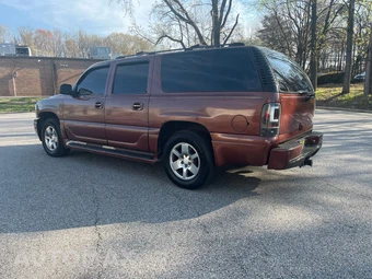 2002 GMC Yukon Denali XL 1SF - miniatura 3