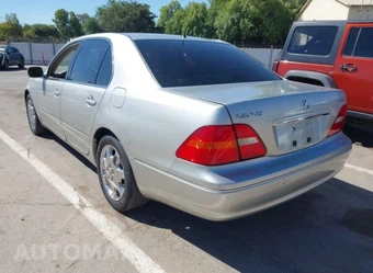 2002 Lexus LS 430 - miniatura 3