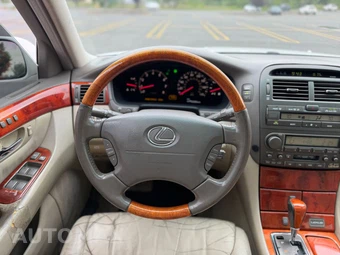 2002 Lexus LS 430 – miniatura 13