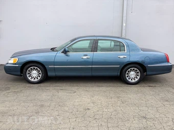 2002 Lincoln Town Car Signature - miniatura 3
