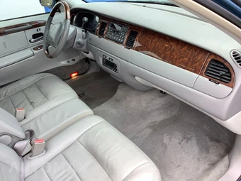 2002 Lincoln Town Car Signature - miniatura 30