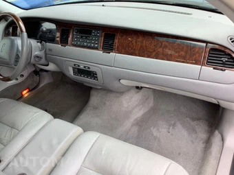 2002 Lincoln Town Car Signature - miniatura 31