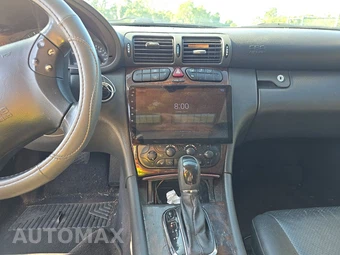 2002 Mercedes-Benz C 240 Sedan – miniatura 11