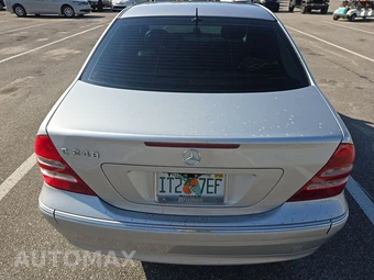 2002 Mercedes-Benz C 240 Sedan – miniatura 5
