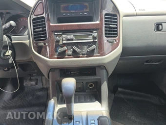 2002 Mitsubishi Montero Limited – miniatura 11