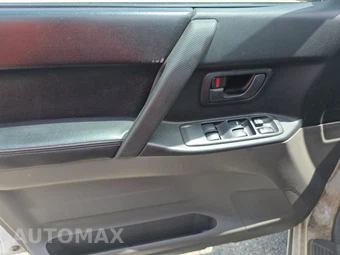 2002 Mitsubishi Montero Limited – miniatura 9