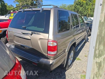 2002 Nissan Pathfinder SE - miniatura 3