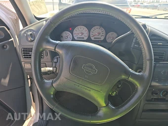 2002 Nissan Quest SE 112.2" WB – miniatura 10
