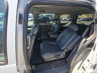 2002 Nissan Quest SE 112.2" WB – miniatura 13