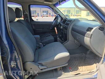 2002 Nissan Xterra XE SC w/Security - miniatura 8