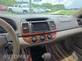 2002 Toyota Camry LE – miniatura 10