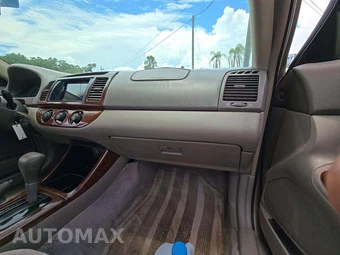 2002 Toyota Camry LE – miniatura 19