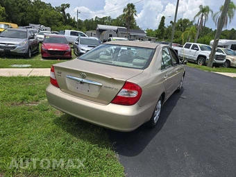 2002 Toyota Camry LE – miniatura 3